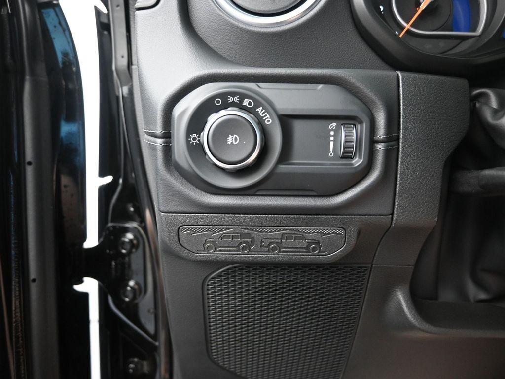 new 2025 Jeep Wrangler car, priced at $59,120