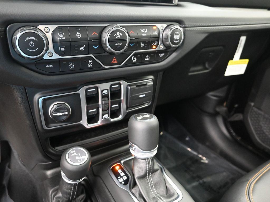 new 2025 Jeep Wrangler car, priced at $59,120