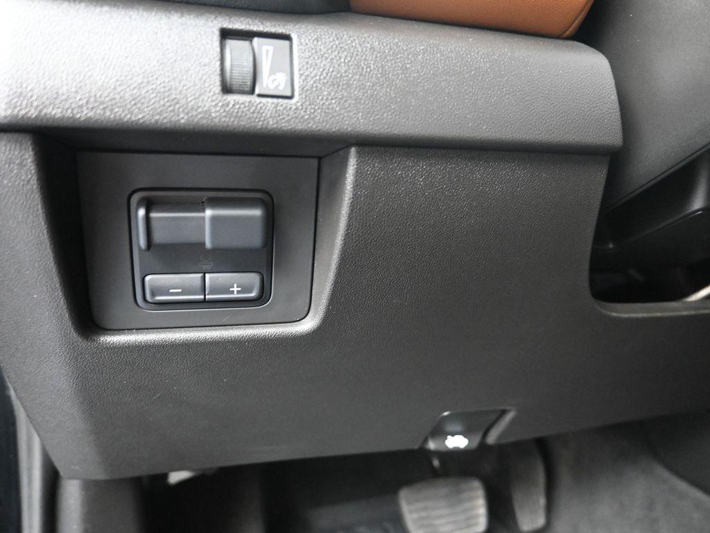 used 2024 GMC Canyon car, priced at $36,991