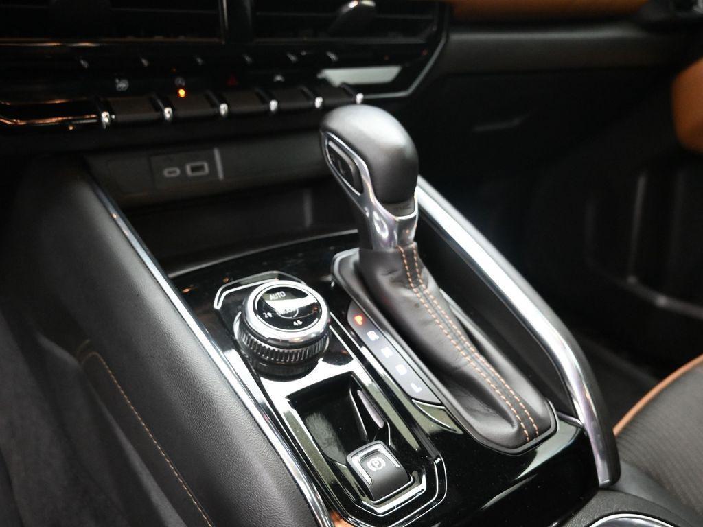 used 2024 GMC Canyon car, priced at $36,991