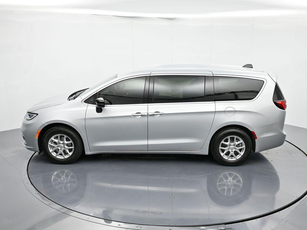 new 2026 Chrysler Pacifica car, priced at $45,500