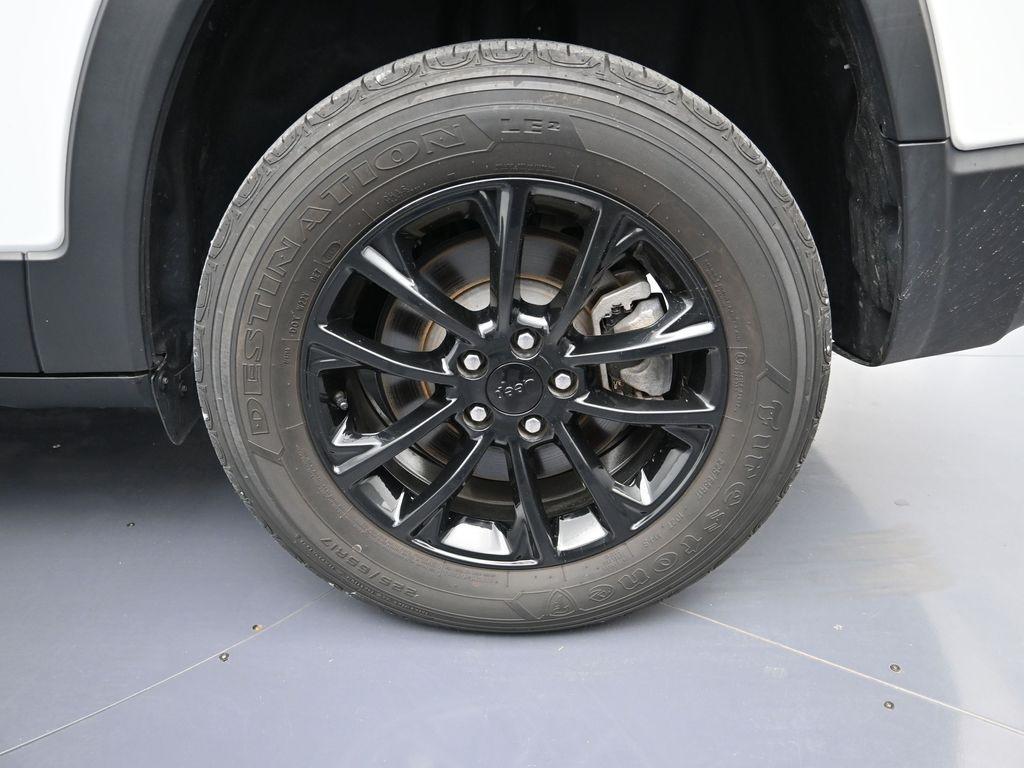 used 2023 Jeep Cherokee car, priced at $20,500