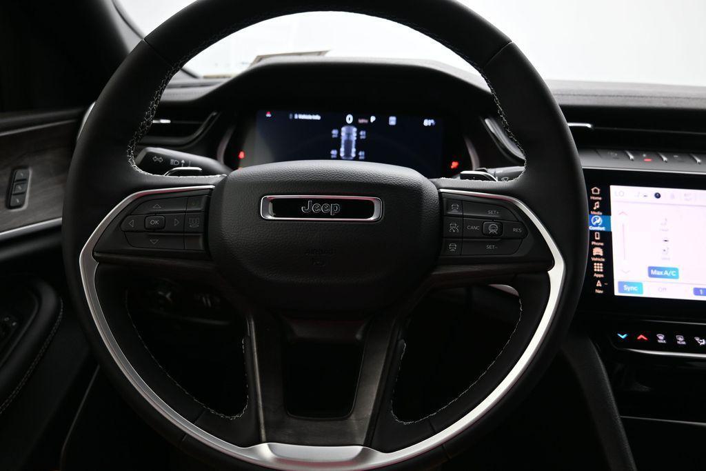 new 2026 Jeep Grand Cherokee car, priced at $48,691