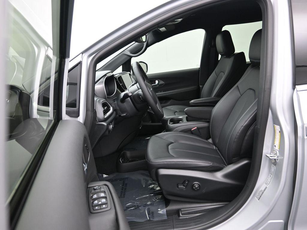 new 2026 Chrysler Pacifica car, priced at $45,991