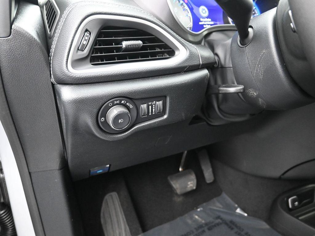 new 2026 Chrysler Pacifica car, priced at $45,991