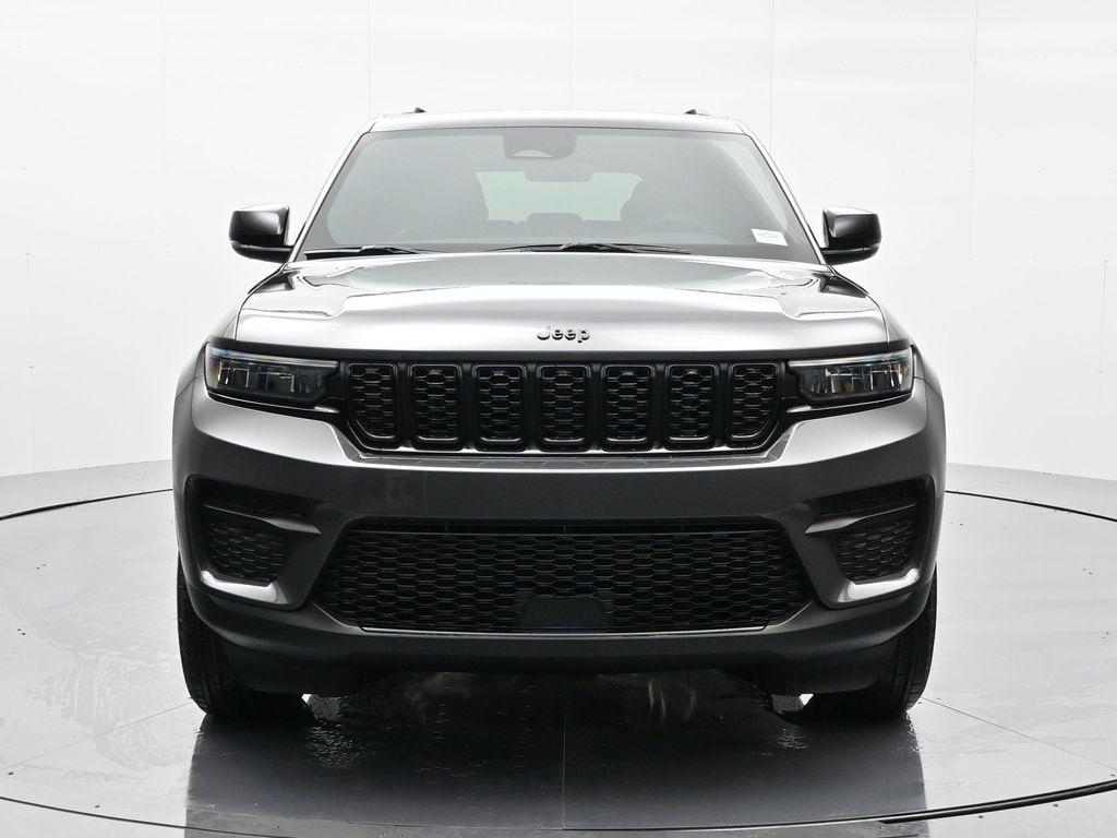 new 2025 Jeep Grand Cherokee car, priced at $45,500