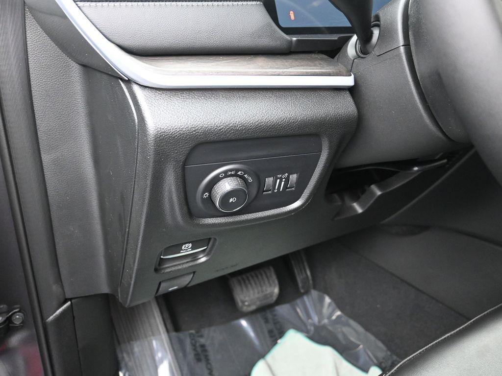 new 2025 Jeep Grand Cherokee L car, priced at $52,000