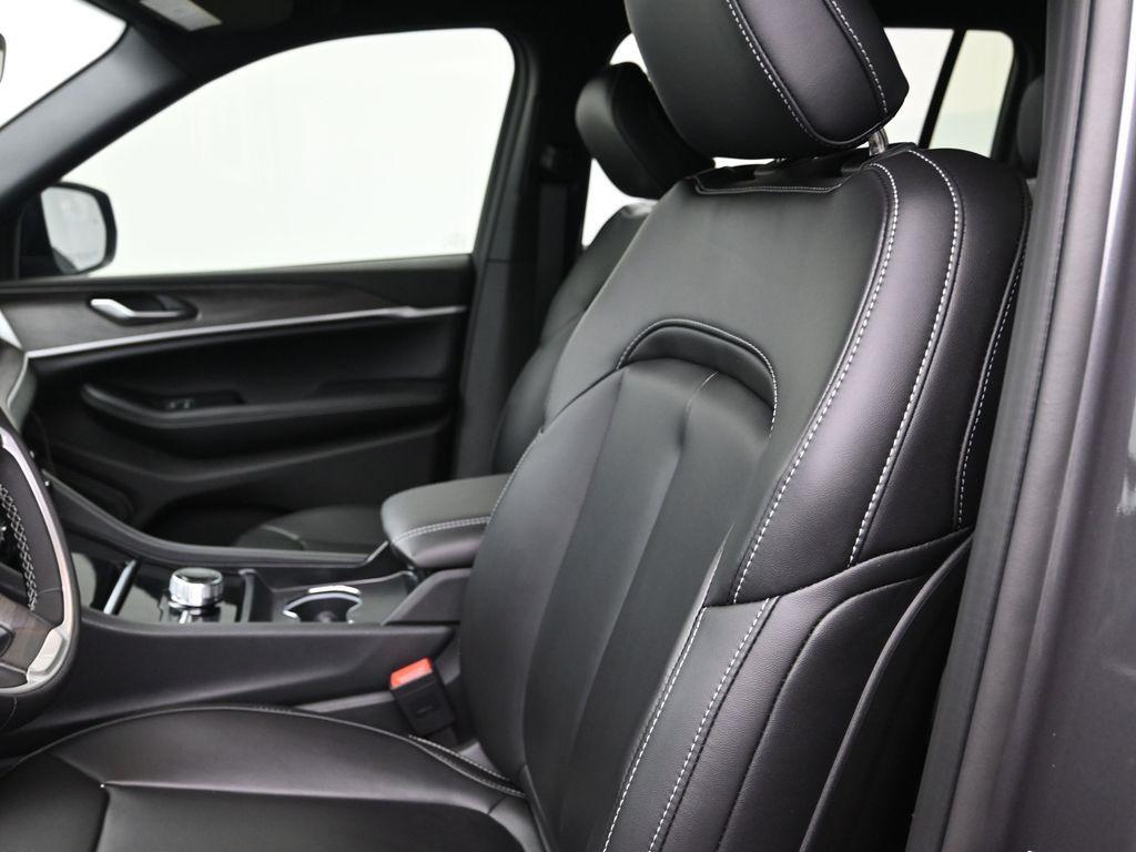 new 2025 Jeep Grand Cherokee L car, priced at $52,000