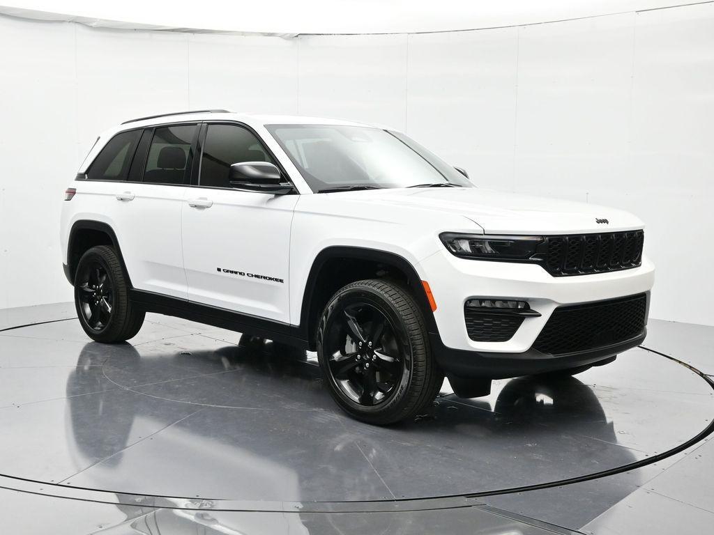 new 2025 Jeep Grand Cherokee car, priced at $48,500