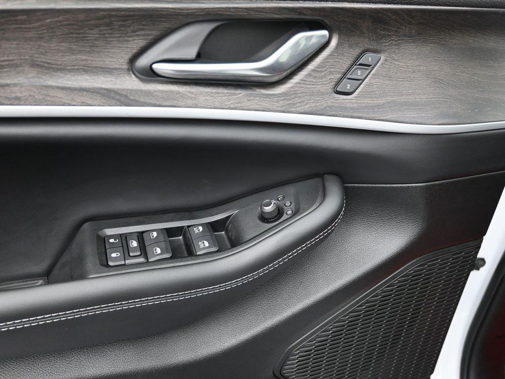 new 2025 Jeep Grand Cherokee car, priced at $45,920