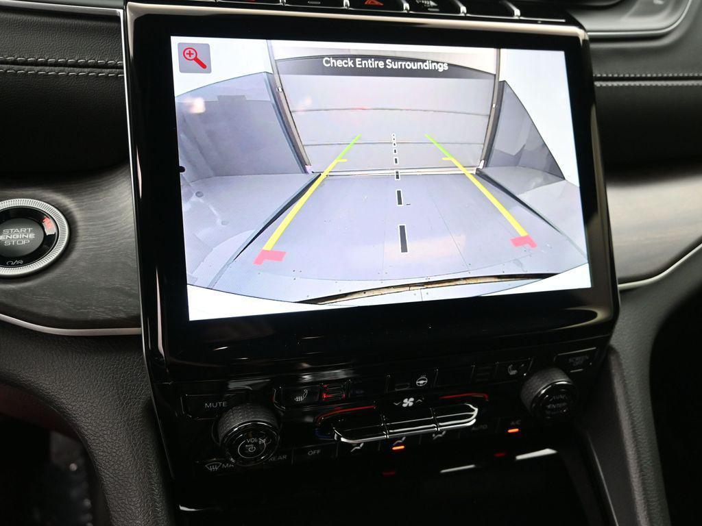 new 2025 Jeep Grand Cherokee car, priced at $45,920