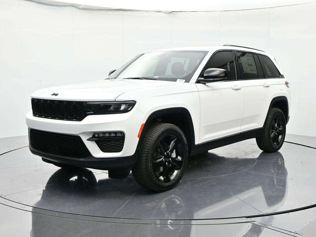 new 2025 Jeep Grand Cherokee car, priced at $45,920