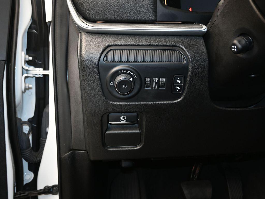 used 2024 Jeep Wagoneer car, priced at $36,900