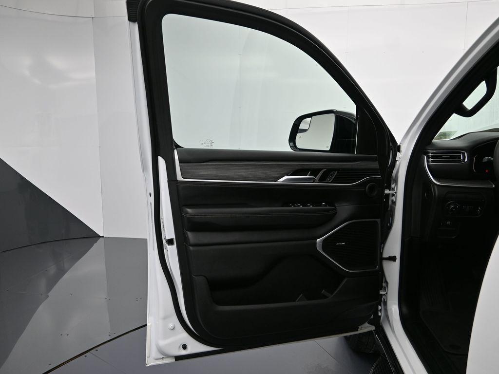 used 2024 Jeep Wagoneer car, priced at $36,900