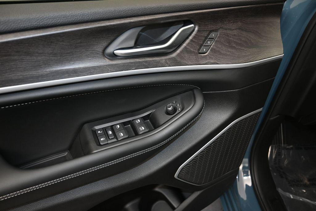 new 2026 Jeep Grand Cherokee L car, priced at $49,891