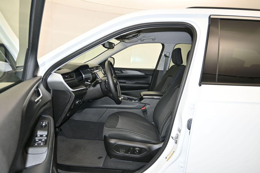 used 2023 Jeep Grand Cherokee car, priced at $26,791