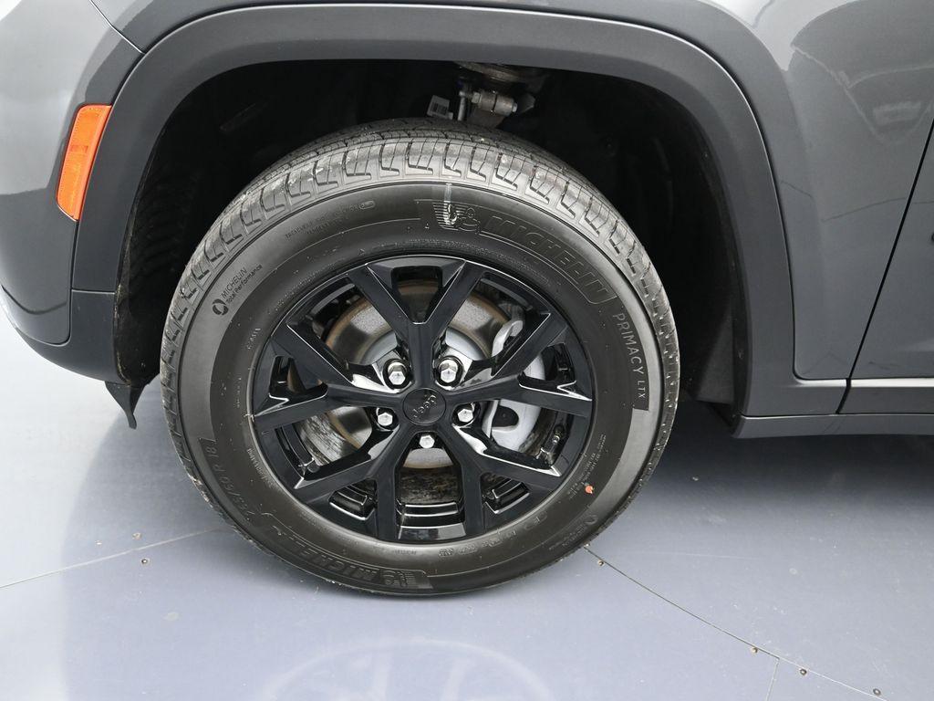 new 2026 Jeep Grand Cherokee car, priced at $45,500