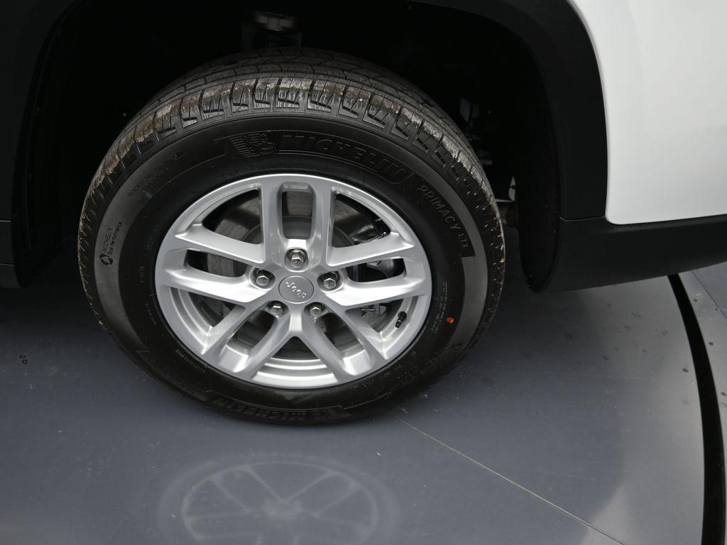 new 2025 Jeep Grand Cherokee L car, priced at $39,500