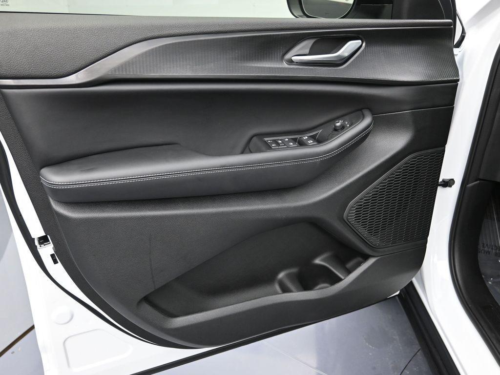 new 2025 Jeep Grand Cherokee L car, priced at $39,500