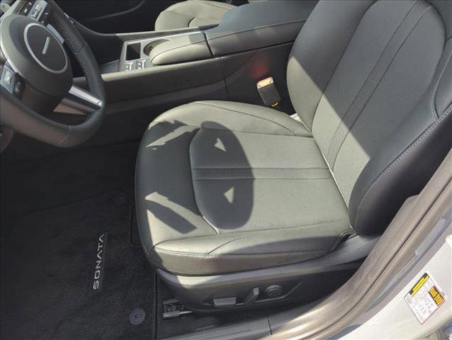 new 2025 Hyundai Sonata Hybrid car, priced at $37,572