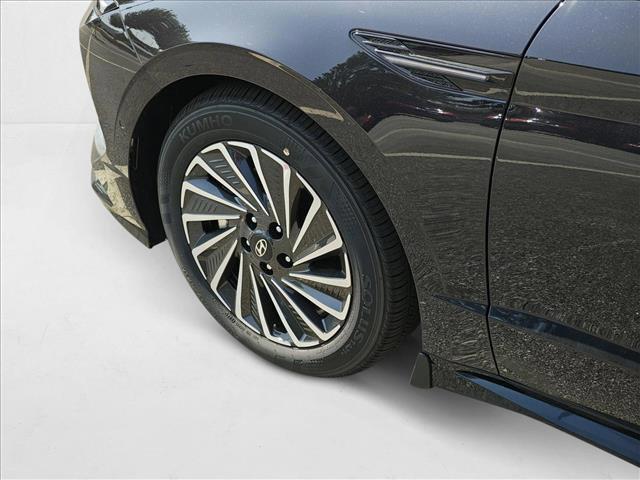 new 2025 Hyundai Sonata Hybrid car, priced at $37,888