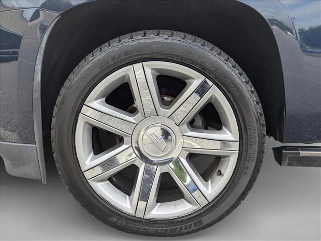used 2017 Cadillac Escalade ESV car, priced at $30,624