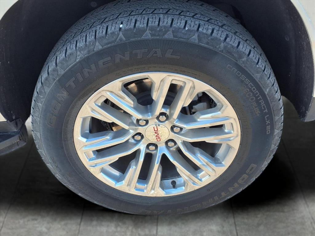 used 2023 GMC Yukon XL car, priced at $49,426