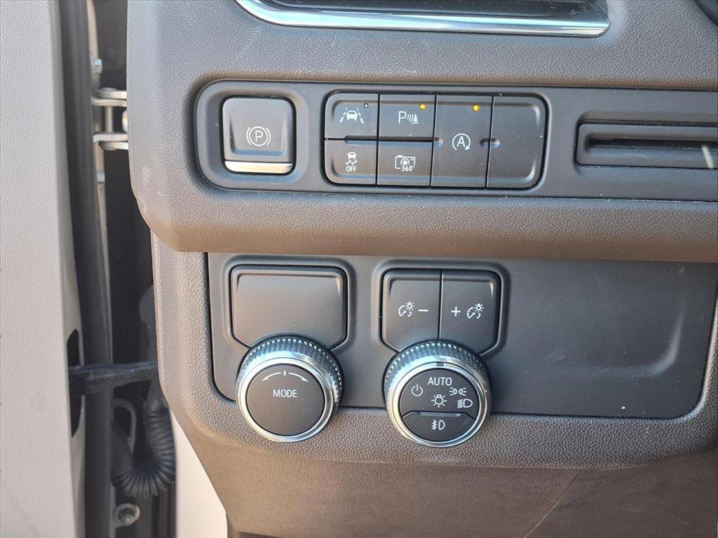 used 2023 GMC Yukon XL car, priced at $49,426