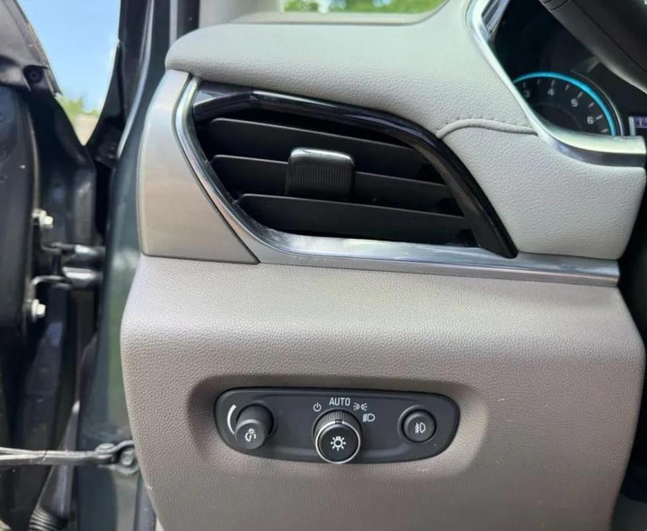 used 2019 Chevrolet Traverse car, priced at $11,222