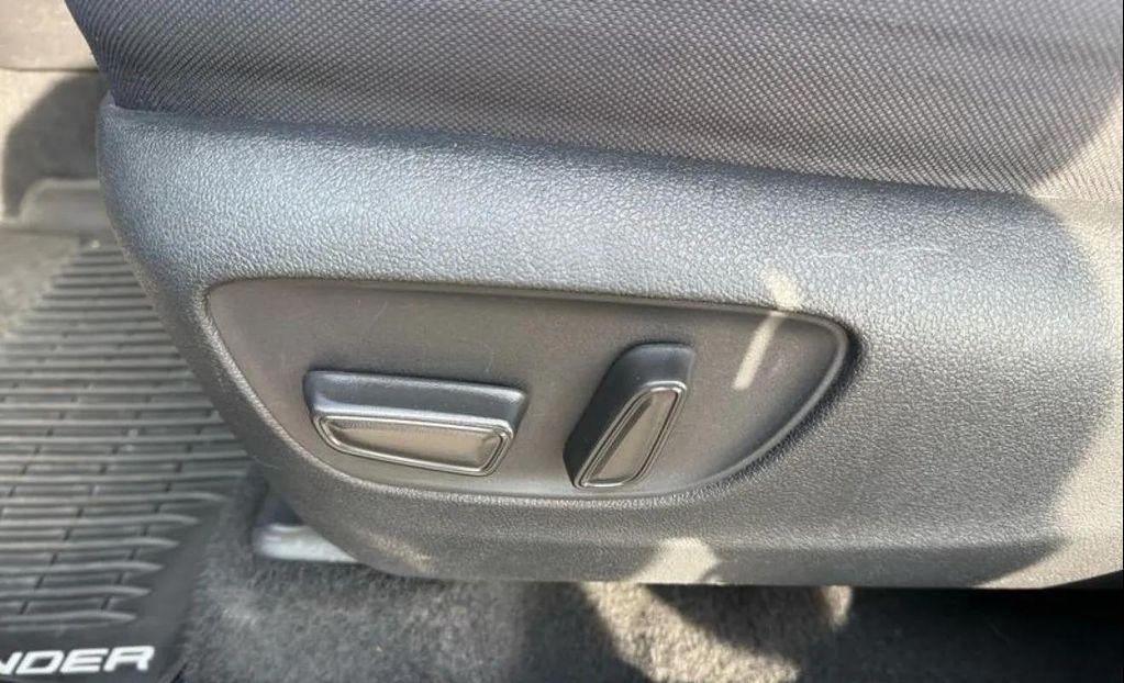 used 2020 Toyota Highlander car, priced at $25,100