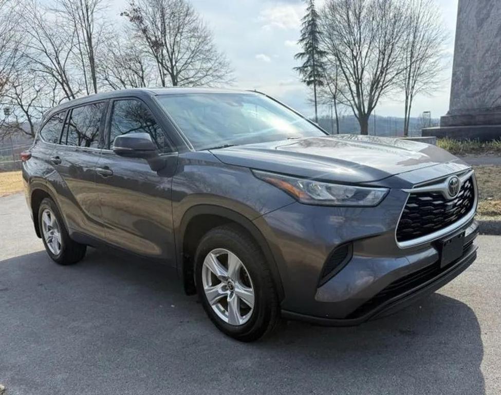 used 2020 Toyota Highlander car, priced at $25,100