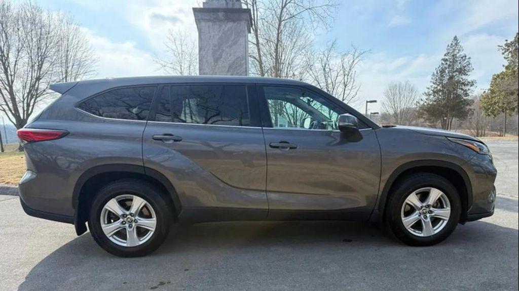 used 2020 Toyota Highlander car, priced at $25,100