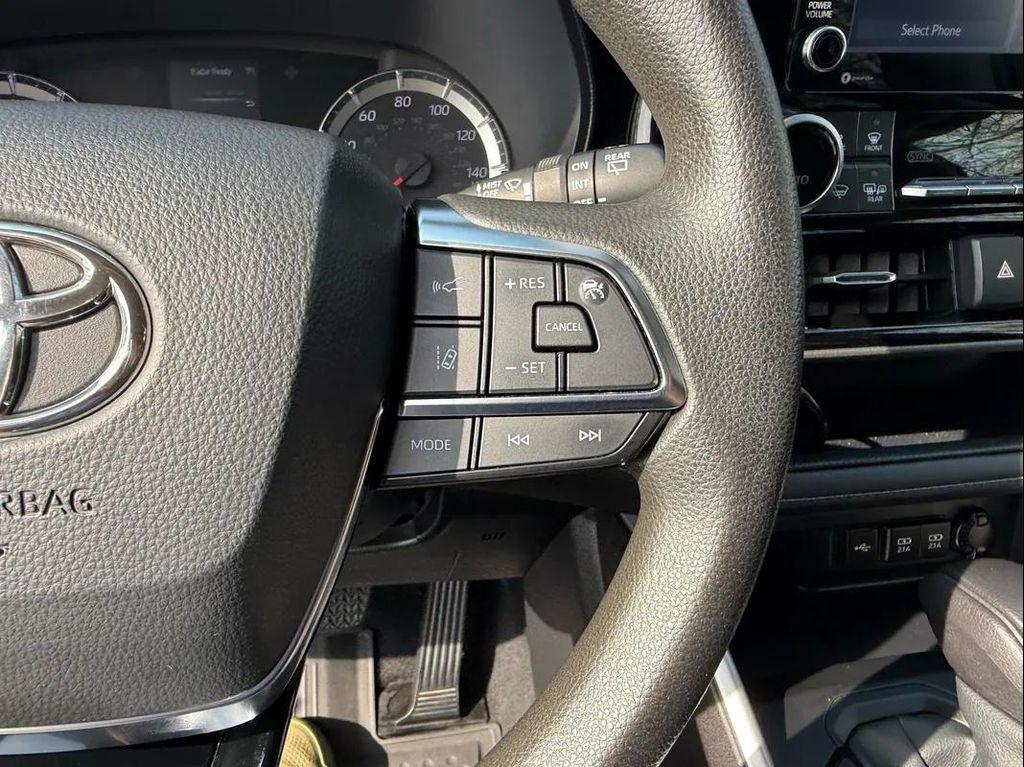 used 2020 Toyota Highlander car, priced at $25,100