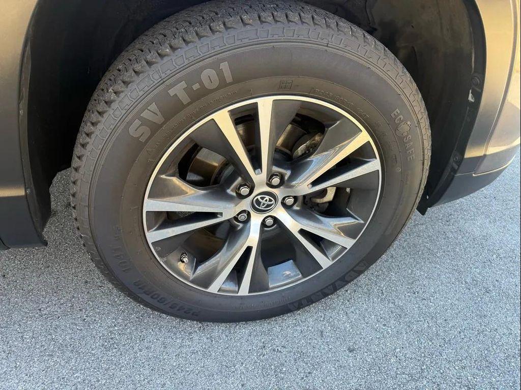 used 2019 Toyota Highlander car, priced at $18,883