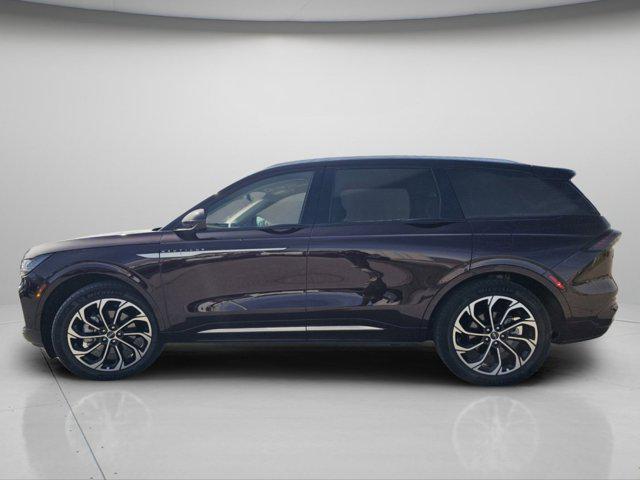 used 2024 Lincoln Nautilus car, priced at $50,693