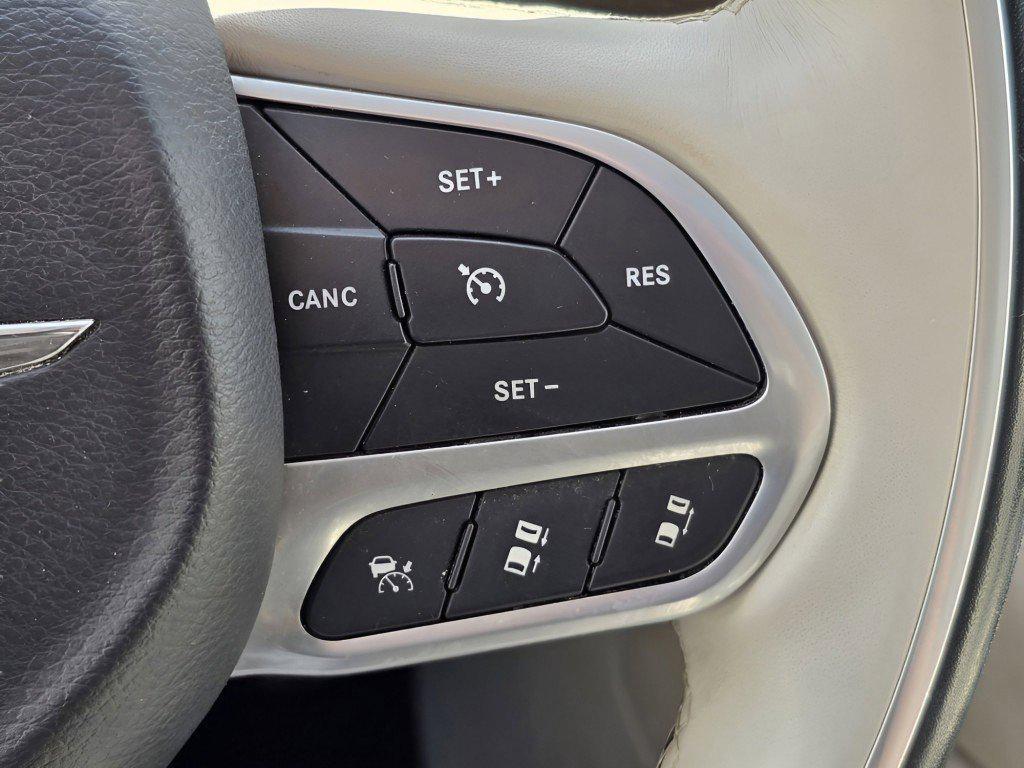 used 2021 Chrysler Pacifica car, priced at $28,191