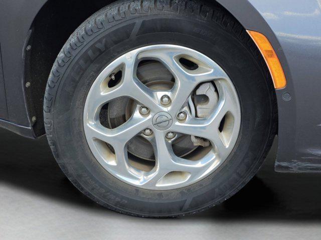 used 2021 Chrysler Pacifica car, priced at $26,702