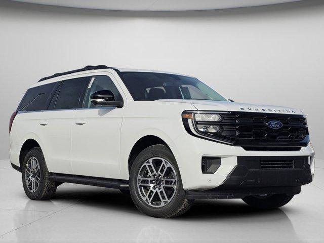 new 2025 Ford Expedition car, priced at $67,344