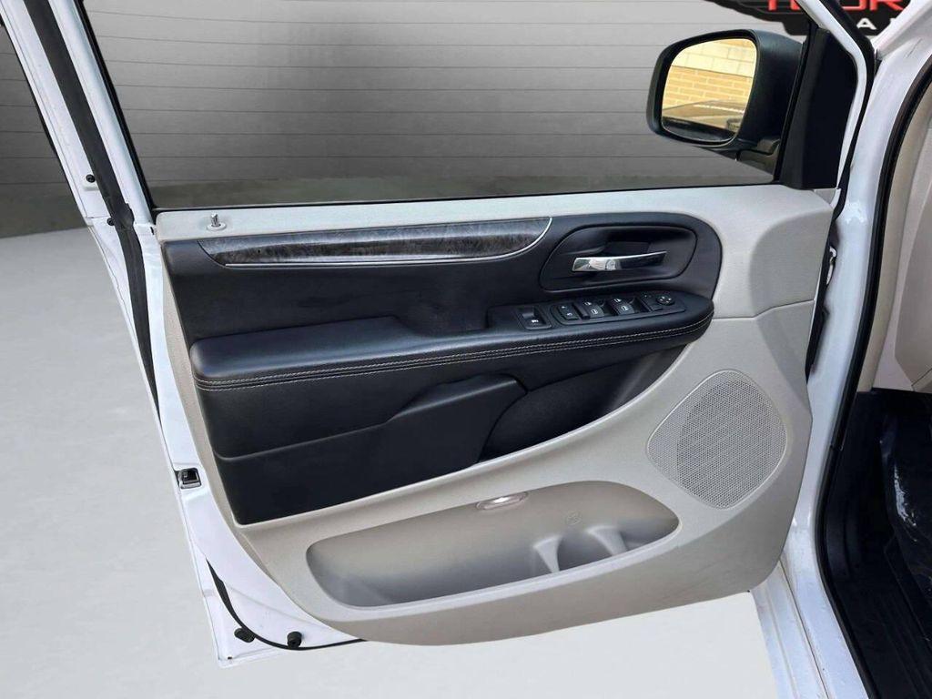 used 2014 Chrysler Town & Country car, priced at $6,977