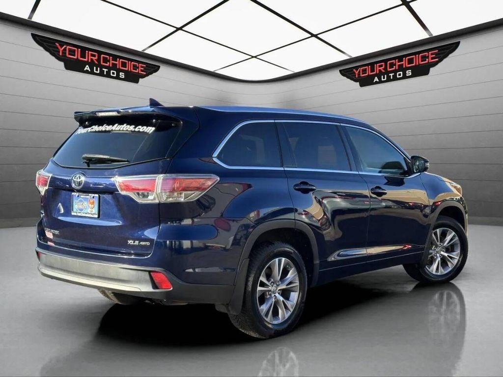 used 2015 Toyota Highlander car, priced at $17,376