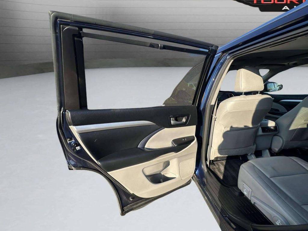 used 2015 Toyota Highlander car, priced at $17,376