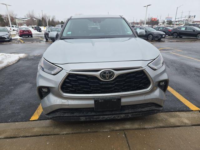 used 2023 Toyota Highlander car, priced at $28,491