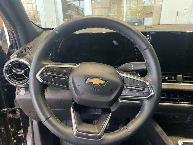 used 2025 Chevrolet Equinox car, priced at $24,370