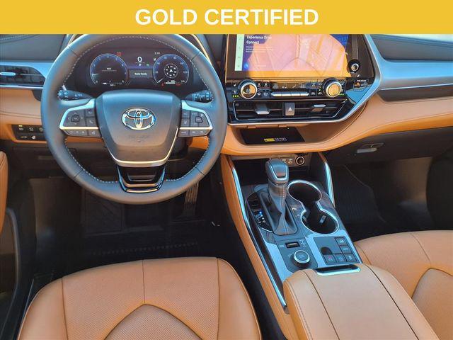 used 2025 Toyota Highlander car, priced at $54,491