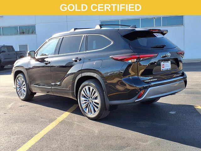 used 2025 Toyota Highlander car, priced at $54,491