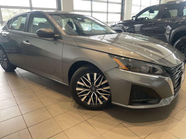 used 2025 Nissan Altima car, priced at $21,370