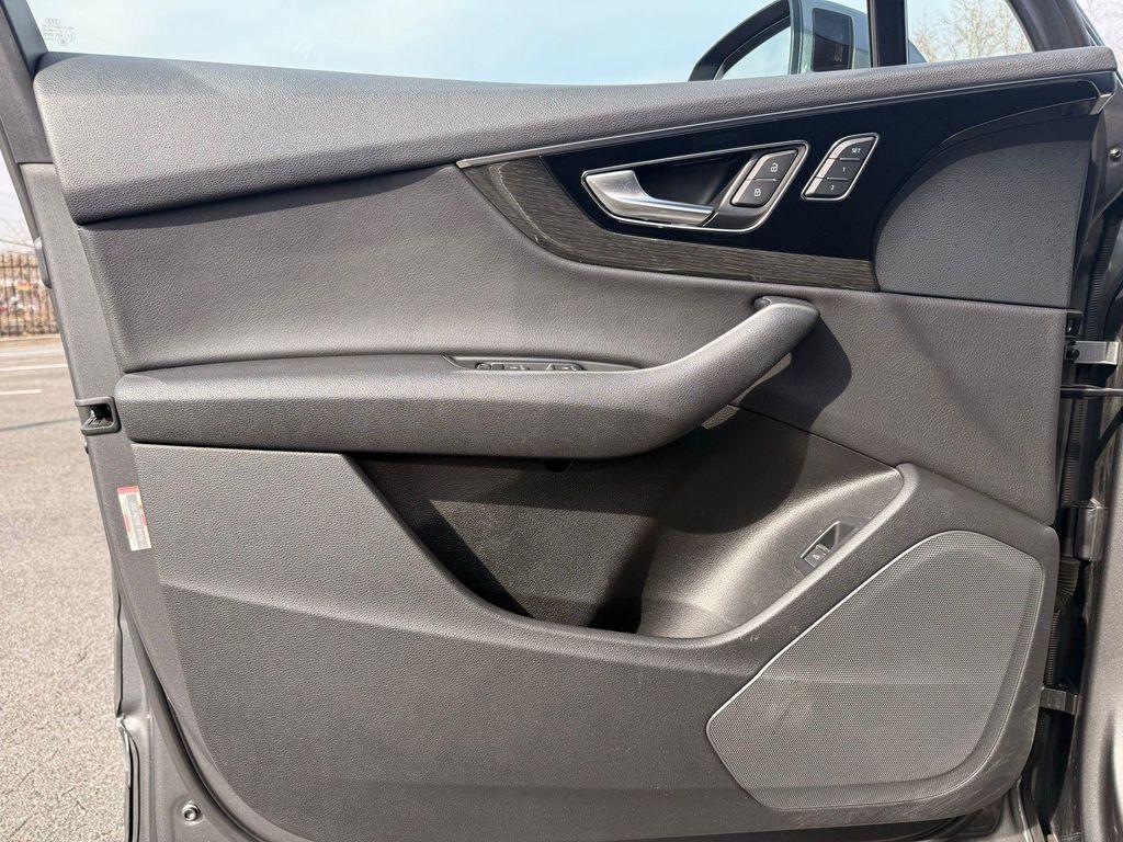 used 2017 Audi Q7 car, priced at $14,429