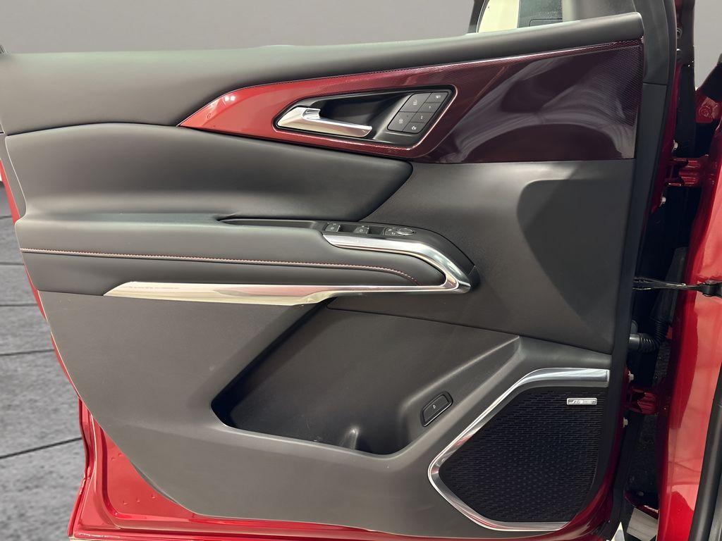 used 2024 Chevrolet Traverse car, priced at $48,250