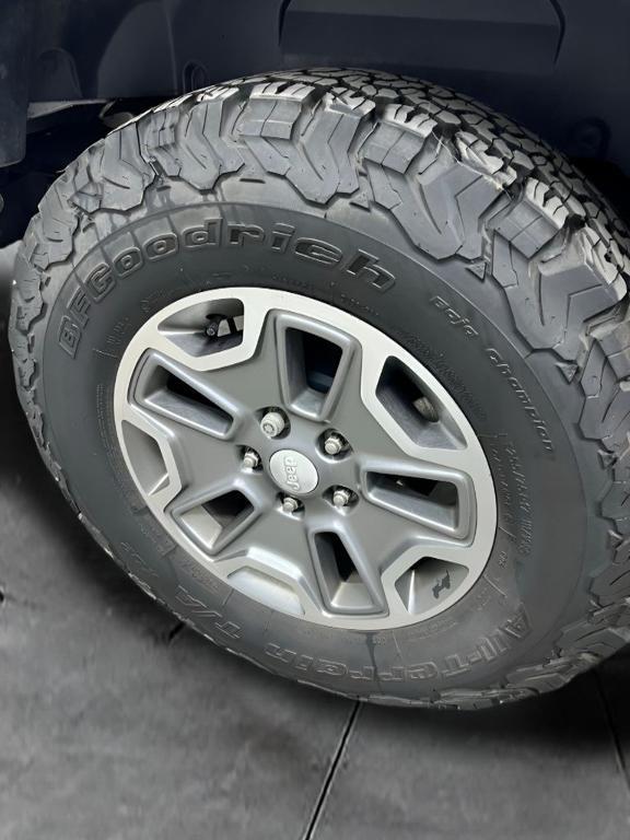 used 2014 Jeep Wrangler Unlimited car, priced at $15,850