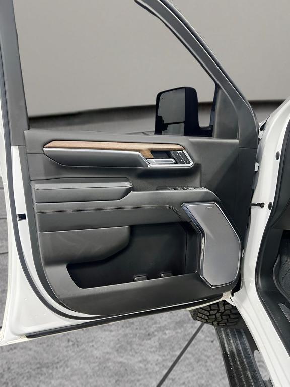 used 2024 Chevrolet Silverado 2500 car, priced at $64,702